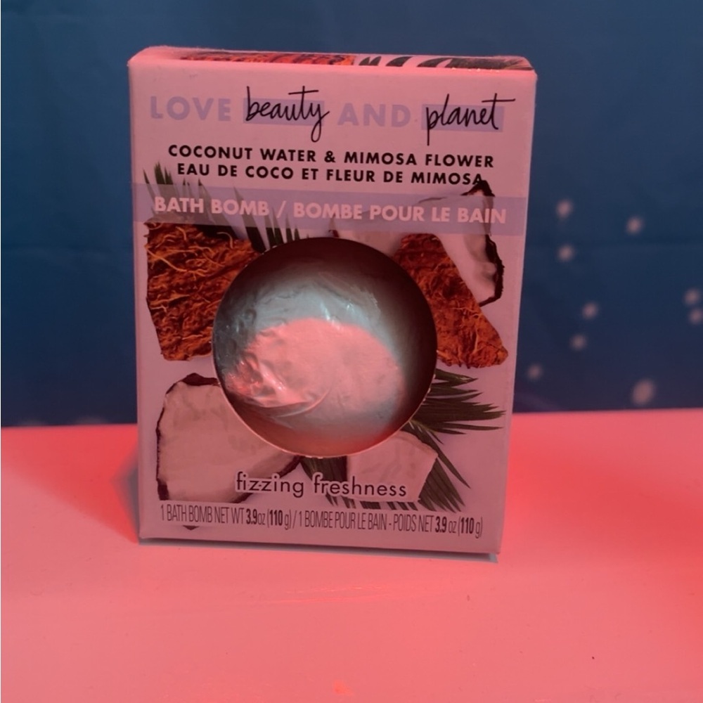Love Beauty & Planet Coconut Water & Mimosa Flower Bath Bomb